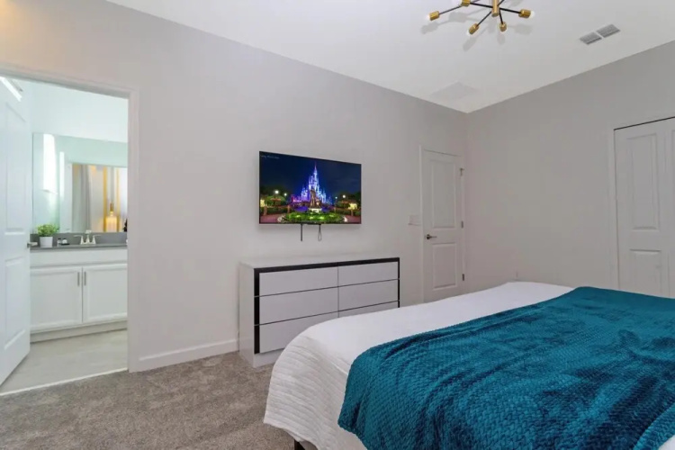New Spacious Charming Home Near Disney