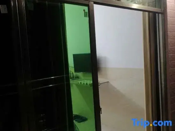 Jujiaodian Apartment