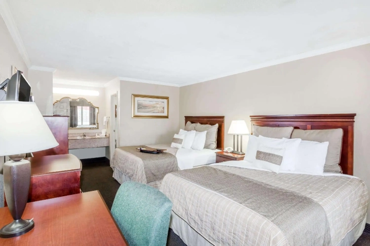 Standard Quadruple room