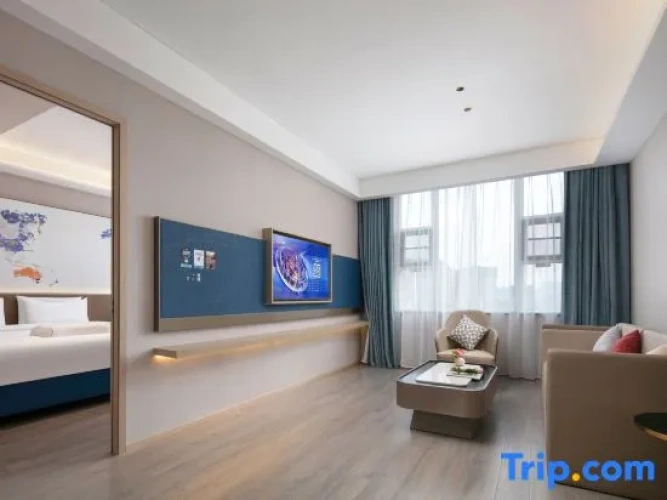 Deluxe Family Suite