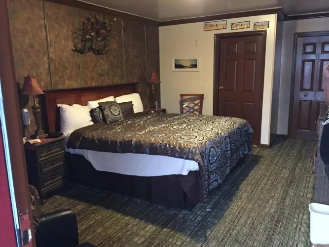 Colony Inn Motel