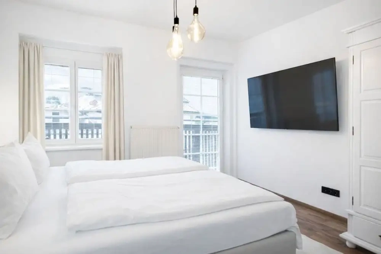 2 Bedrooms Apartment with balcony and with mountain view