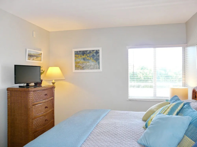 Idyllic Inland Condo With Pool and Beach Access