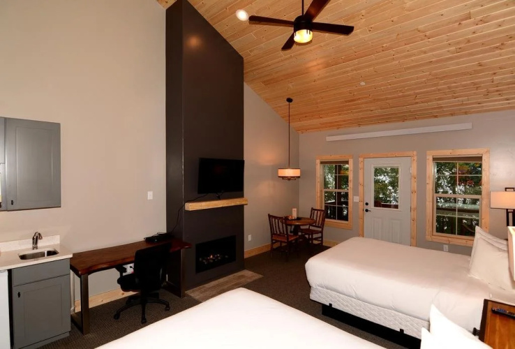 Lakeside Lodge Resort & Marina