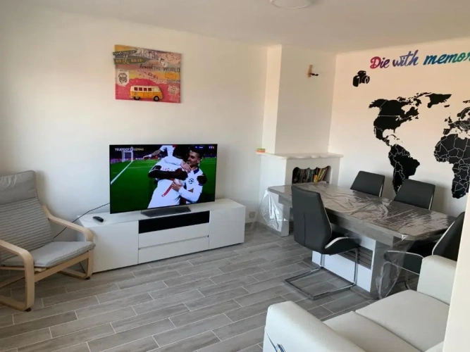 3 Bedrooms Apartment