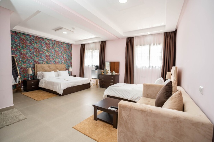 Standard Triple room