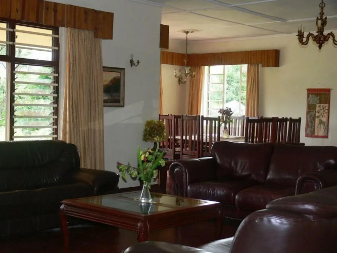 It's a Small World Backpackers Lodge - Hostel