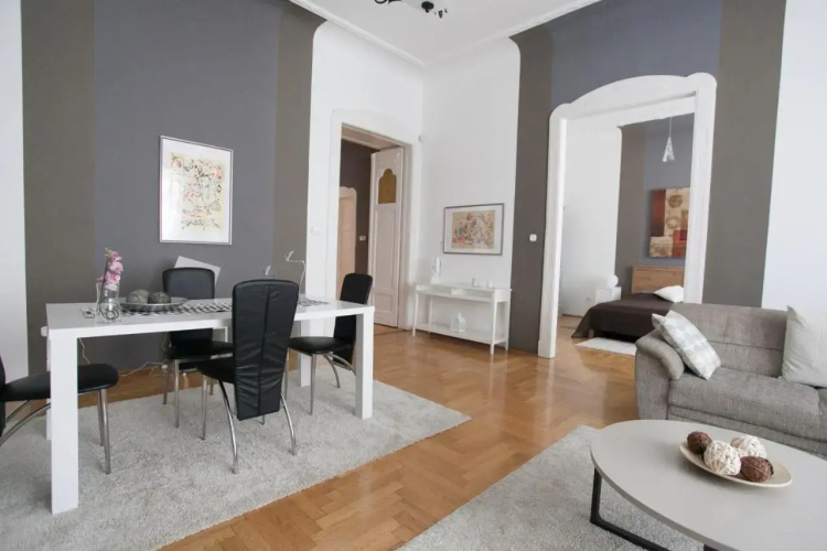 Modernized Condo for 6ppl CENTER