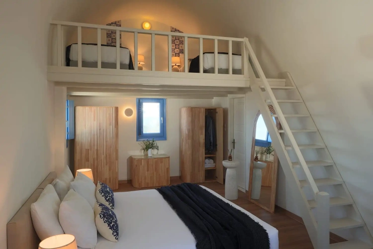 Family (Sea and Pool View) Suite