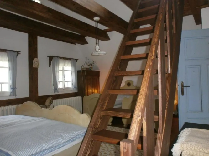 4 Bedrooms Cottage