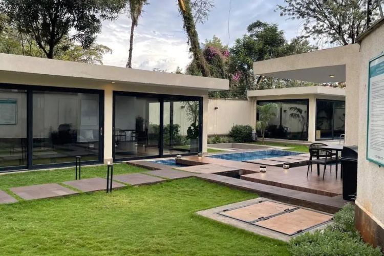 Classy modern studio with pool & gym on Riara Rd