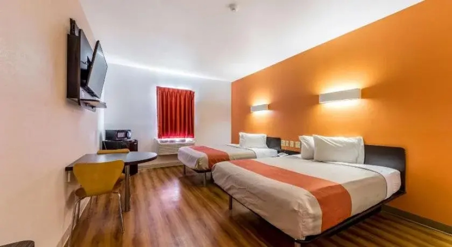 Motel 6 Jourdanton