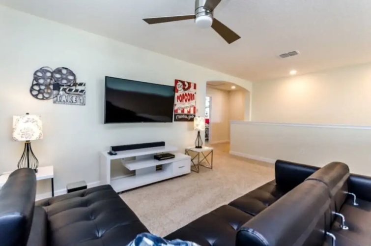 5 Bed Pool Home Multiple Bunks & Game Room! 5 Bedroom Villa by Redawning