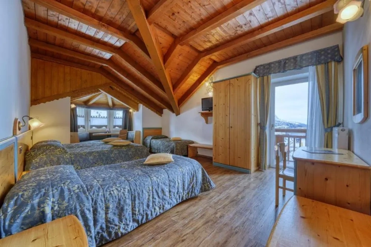 Classic Quadruple room