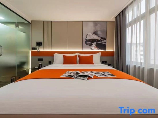 Standard Double room with city view
