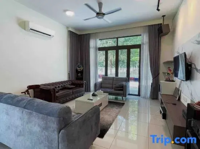 Templer Park Luxurious  Villa