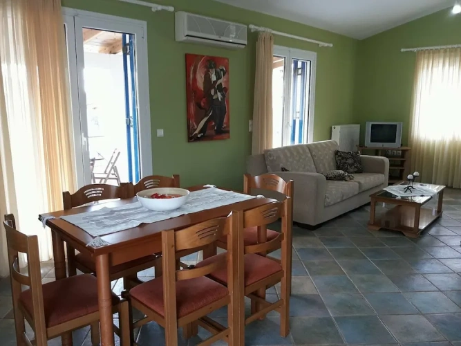 3 Bedrooms Sextuple Apartment