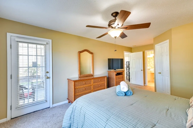 2 Bedrooms Apartment