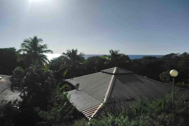 Bungalow - Type F3 - plage de petite anse