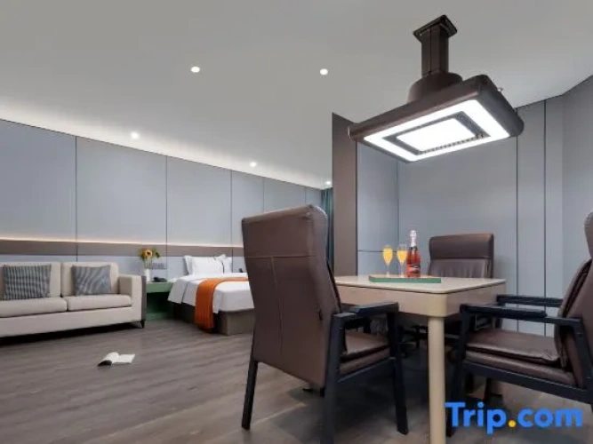 Standard Twin room with city view