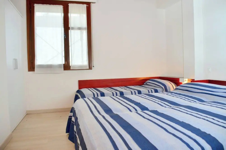 Bright Flat Overlooking the sea - Beahost