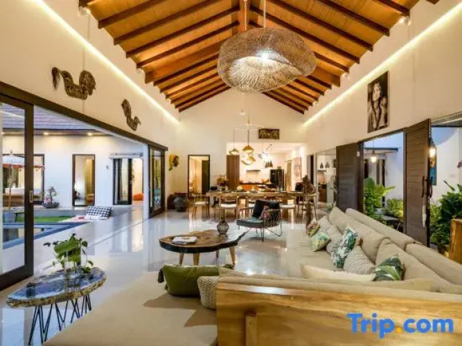 Jami 4BR PoolVilla, a Serenity Steps from theBeach