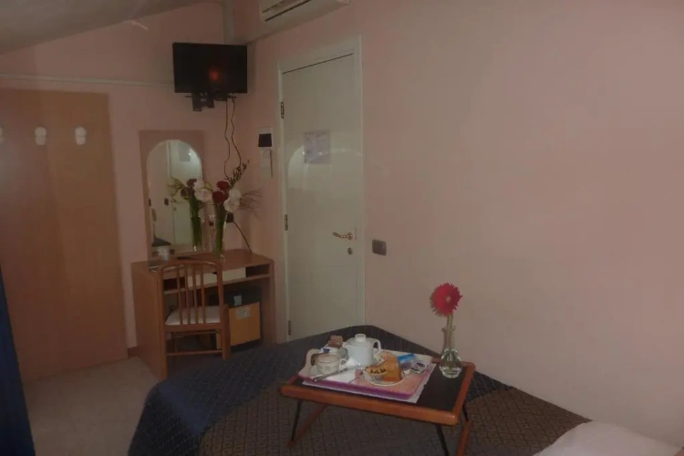 Standard Double room with view