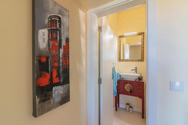 Faro Airport Flat 5 by Homing