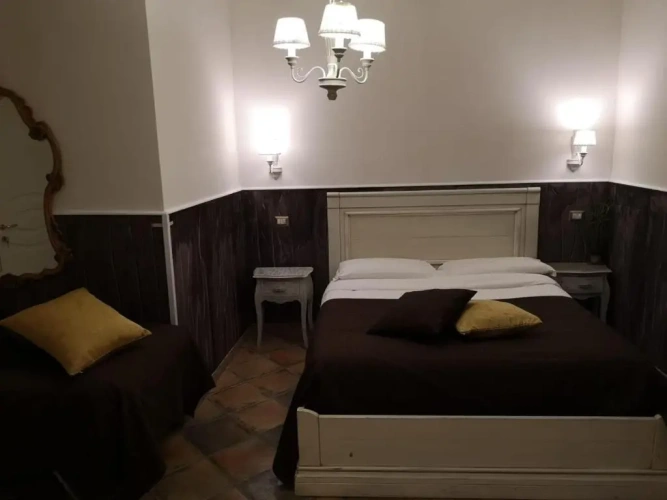 Standard Triple room