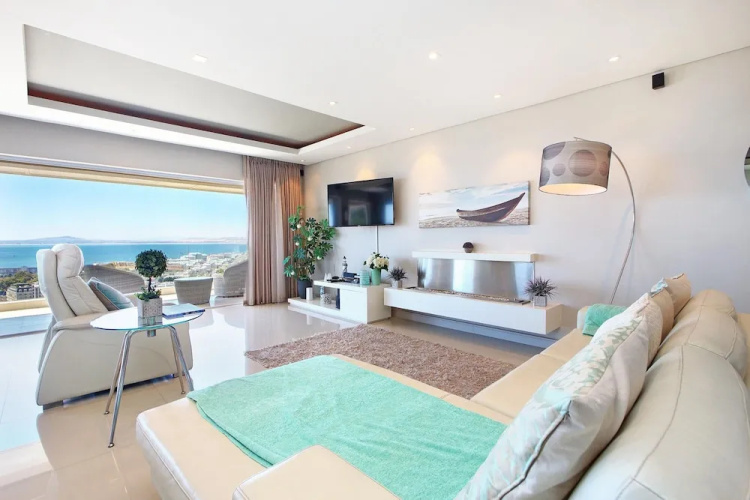 Spacious 3bed Apt Overlooking Cape Town Panova