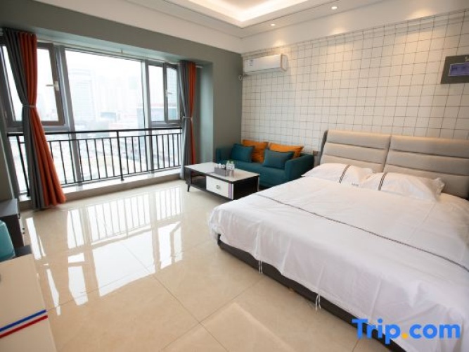 Deluxe Double room with city view