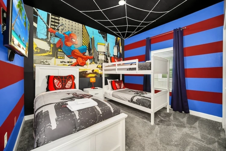 5 Bedrooms Villa