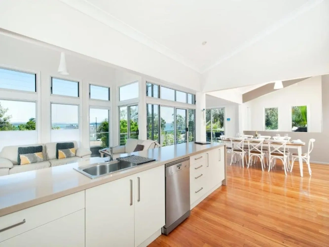 4 Bedrooms Cottage