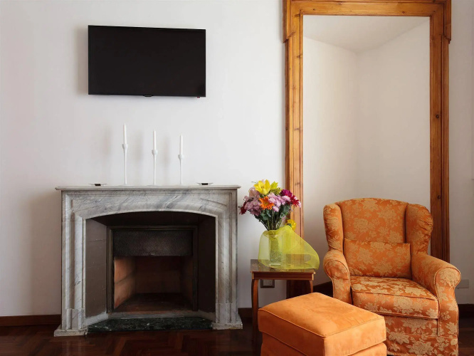Lh Royal Suites