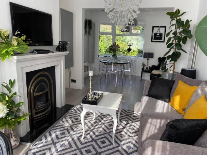3 Bedrooms Cottage
