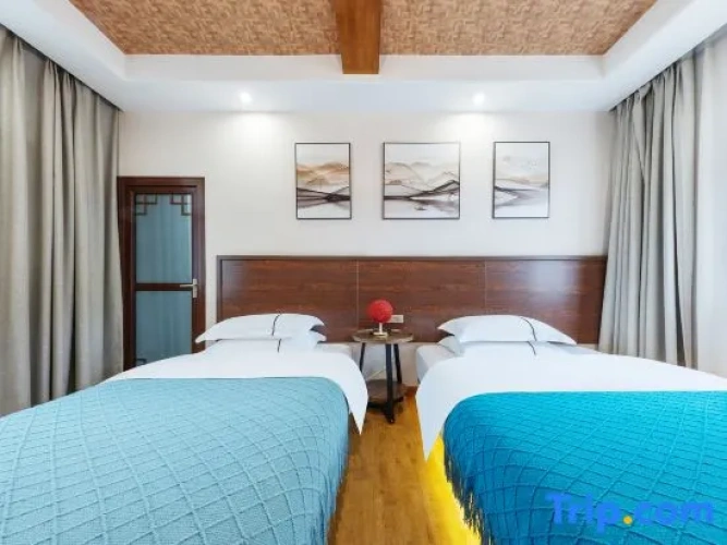 Standard Double room with courtyard view