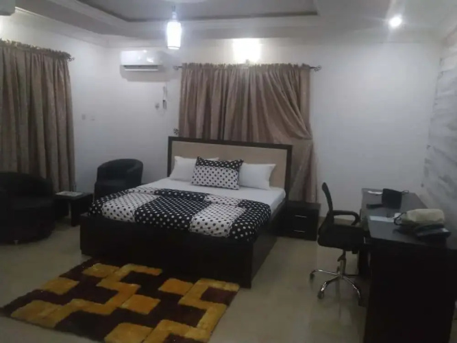 Heroes Luxury Apartments and Suites