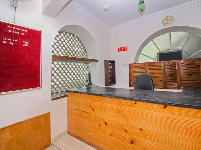 OYO 18849 Hotel Raj Shikhar