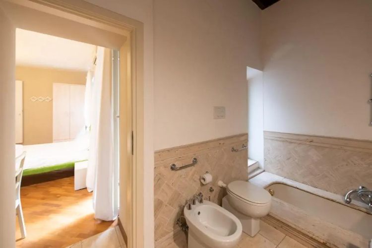 Magenta Luxury Crociferi 3