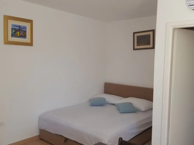 Studio apartment GIRO