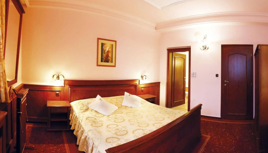 Agh Hotel