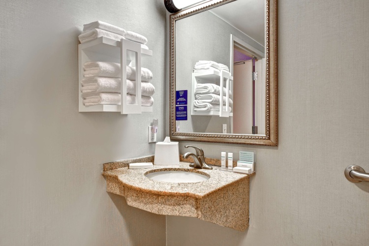 Hampton Inn & Suites Alexandria Old Town Area South photo 11