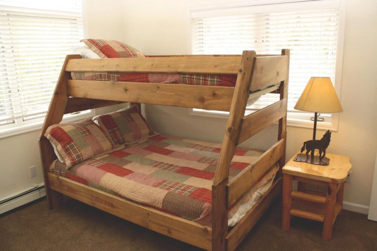 Pinecreek #I - 3 BR