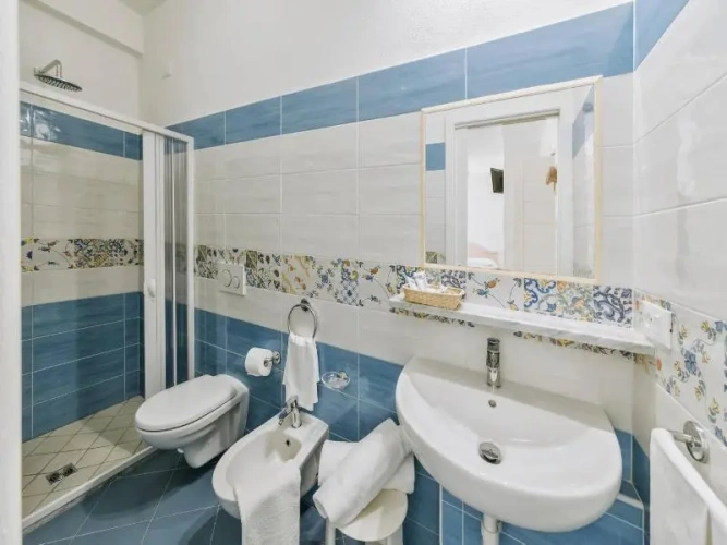 Standard Triple room