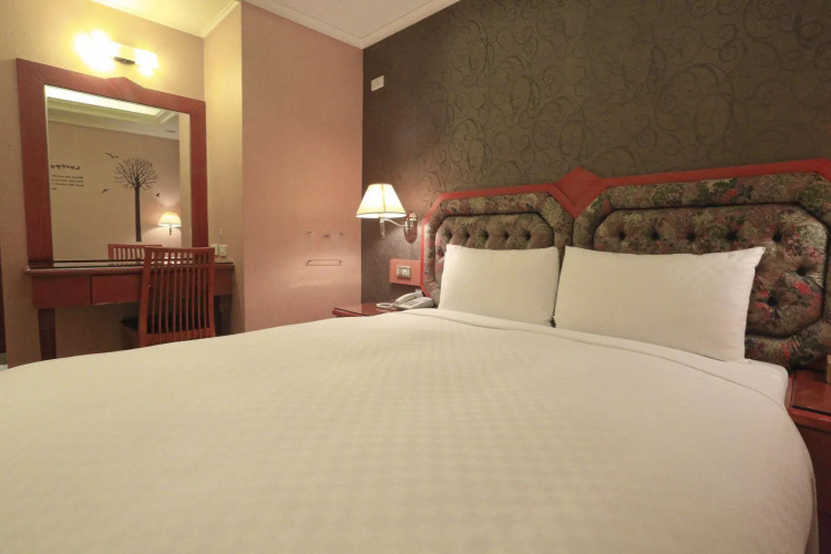 Good Life Hotel