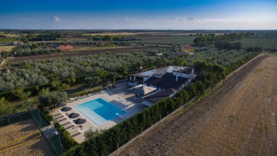 2 Bedrooms Villa