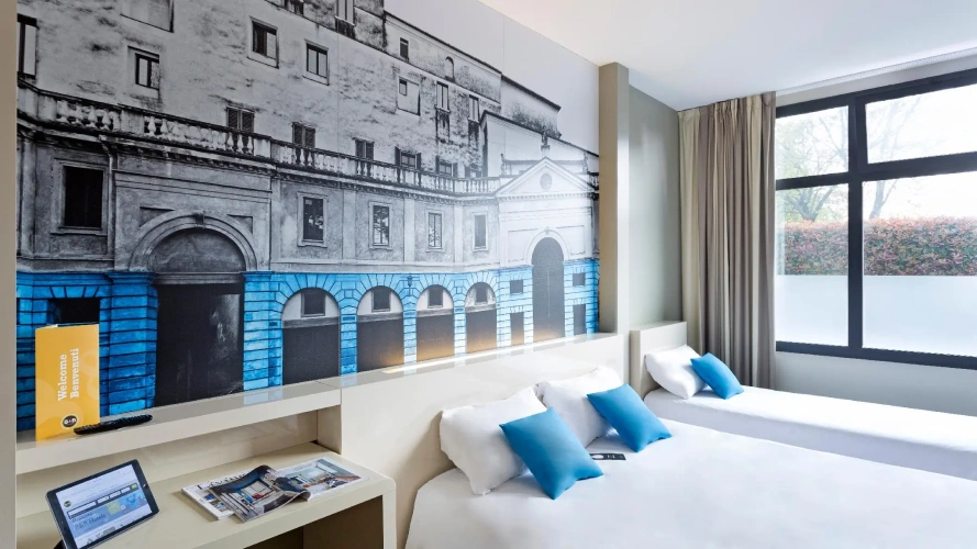 Standard Triple room