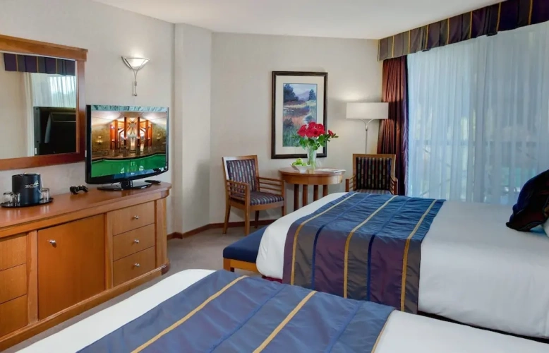 Standard Quadruple room with balcony and with mountain view
