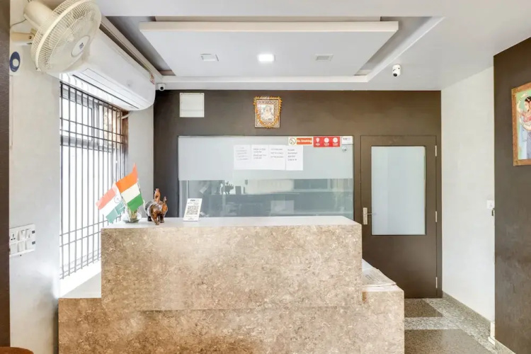 Oyo 6697 Hotel Green Lemon