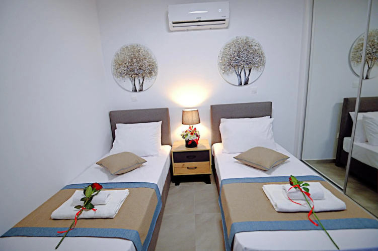 Golden Tree Apartment